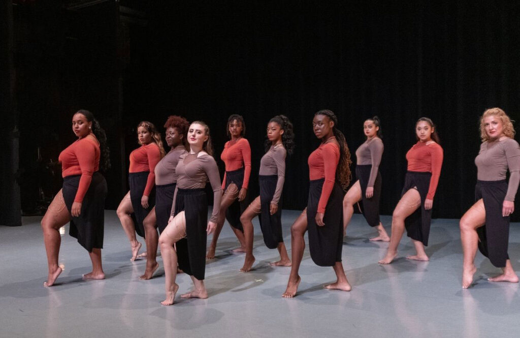 AbunDance-adult-class-at-performance